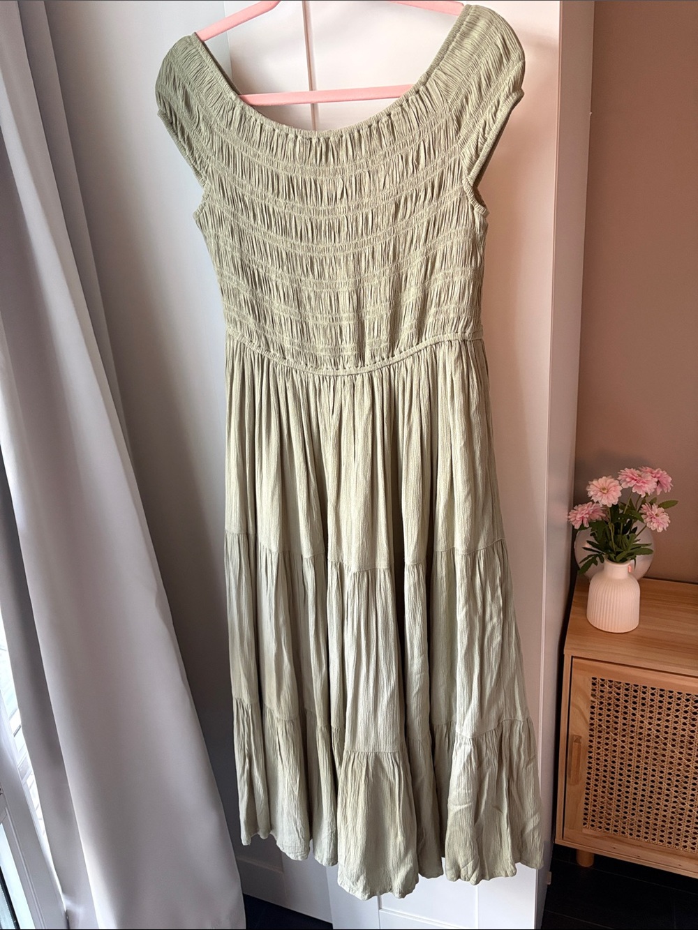 NWOT OAK + FORT Olive Green Smocked Cap-Sleeve Midi Dress sz S - Picture 3 of 6